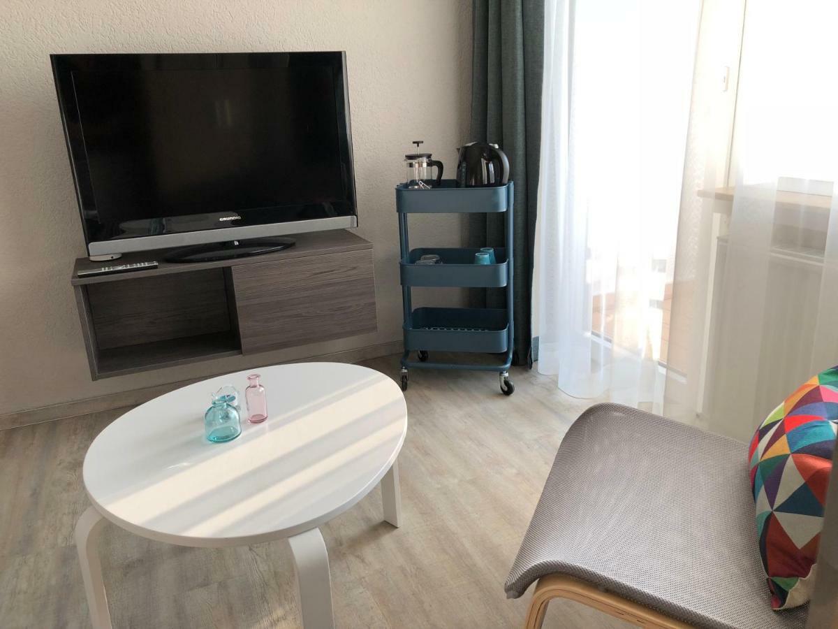 Fi-Suiten Waldeck  Luaran gambar